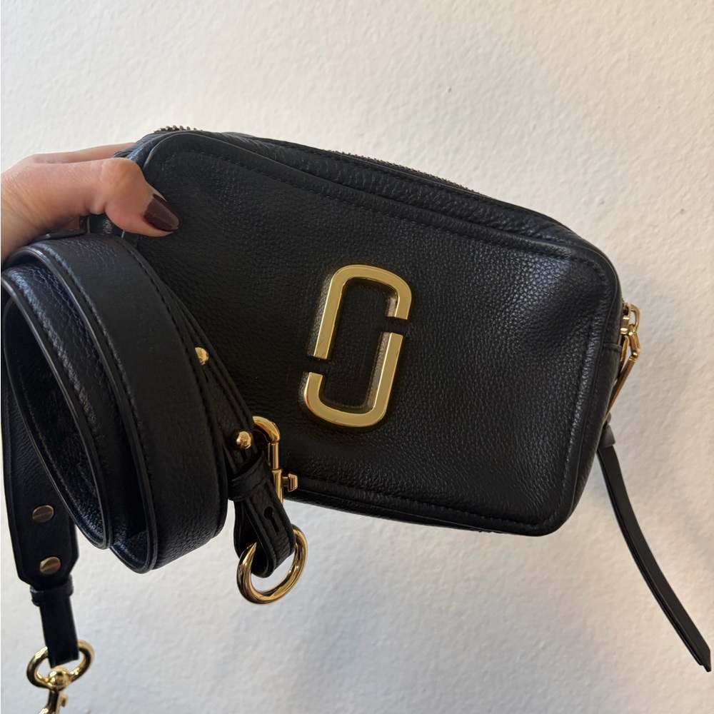 Marc Jacobs SoftShot 21 Leather Crossbody Bag - Picture 13 of 17